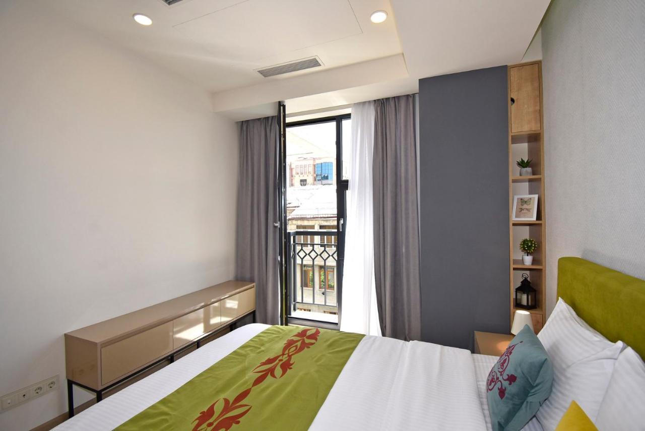 Home4You Apartments On Koghbatsi Yerevan Exterior photo